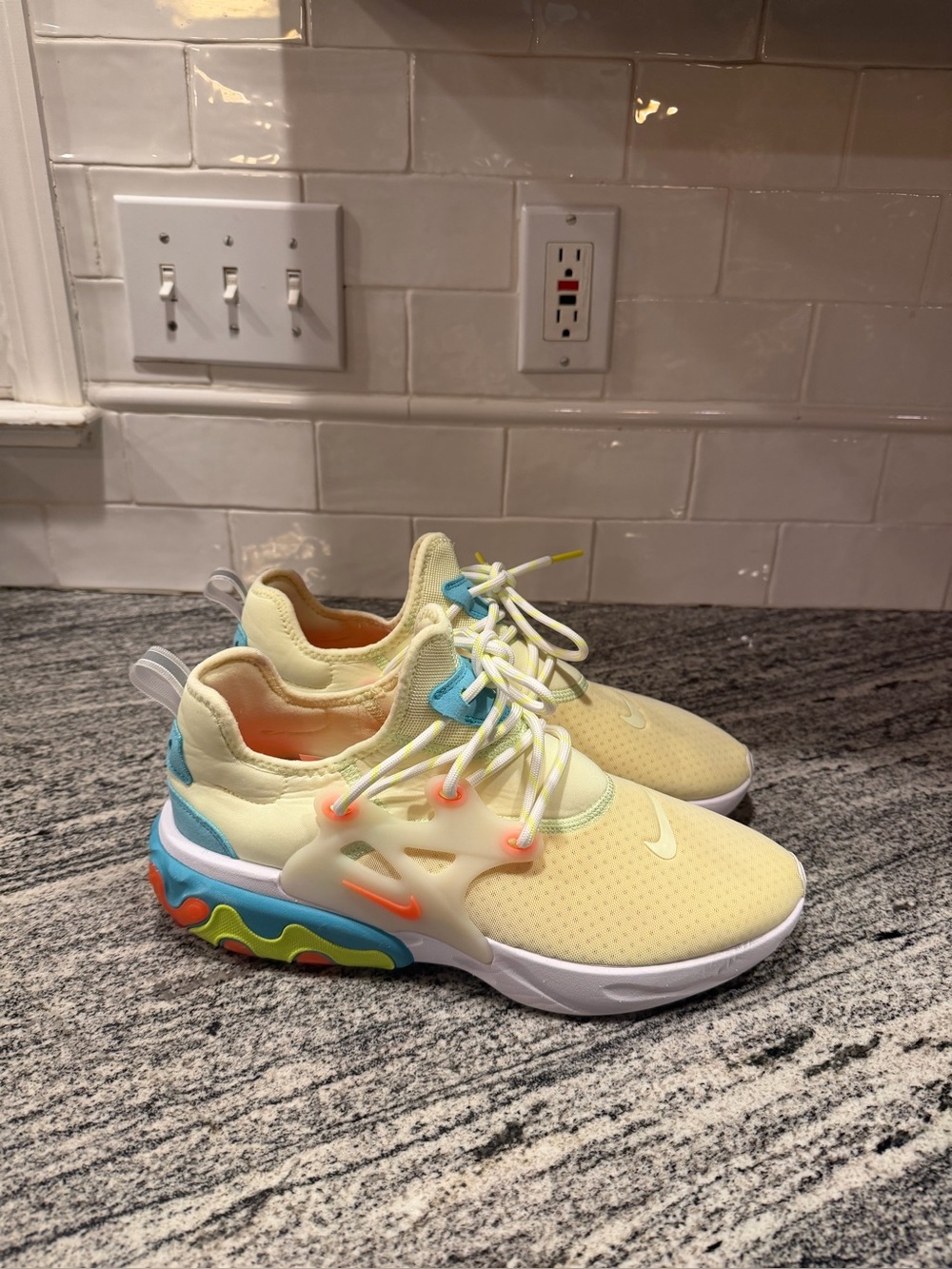Mens Nike React Presto "Psychedelic Lava" (AV2605-700) Size 9.5